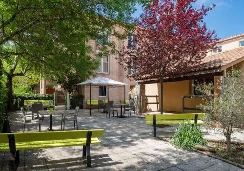 Korian La Provençale - Maison de retraite / EHPAD à La Roquebrussanne