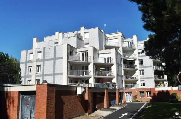 Résidence de La Houzarde - Résidence Services Seniors à Wattrelos