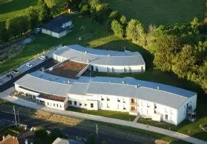 Ehpad Les Champs Fleuris - Maison de retraite / EHPAD à Ally