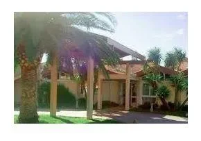 Maison De Retraite Les Lauriers Roses - Maison de retraite / EHPAD à Le Soler