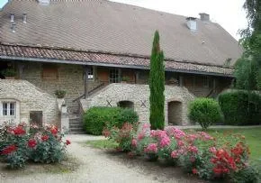 Les Petits Freres Des Pauvres Jully Hebergement Temporaire - Maison de retraite / EHPAD à Jully-lès-Buxy