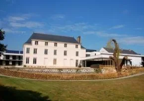 Ehpad Residence Les Fontaines - Maison de retraite / EHPAD à Châteauneuf-sur-Sarthe