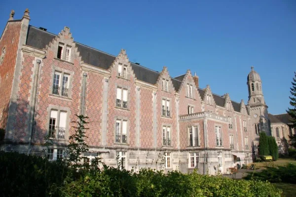 Ehpad La Grande Borne - Maison de retraite / EHPAD à La Ville-aux-Clercs