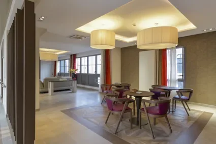 Residence Le Voltaire - Maison de retraite / EHPAD à Puteaux