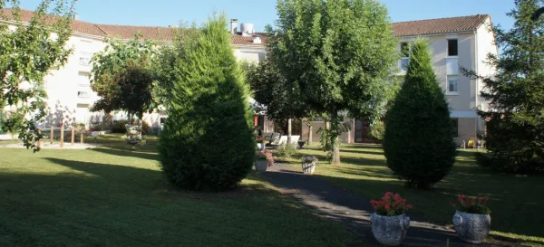 Résidence Le Bois Doucet - Maison de retraite / EHPAD à Jarnac